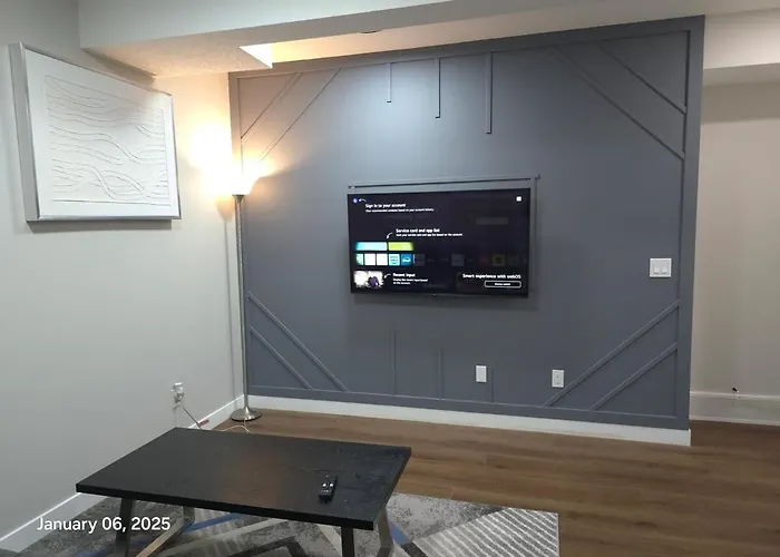 Lovely Home In Northwest Calgary