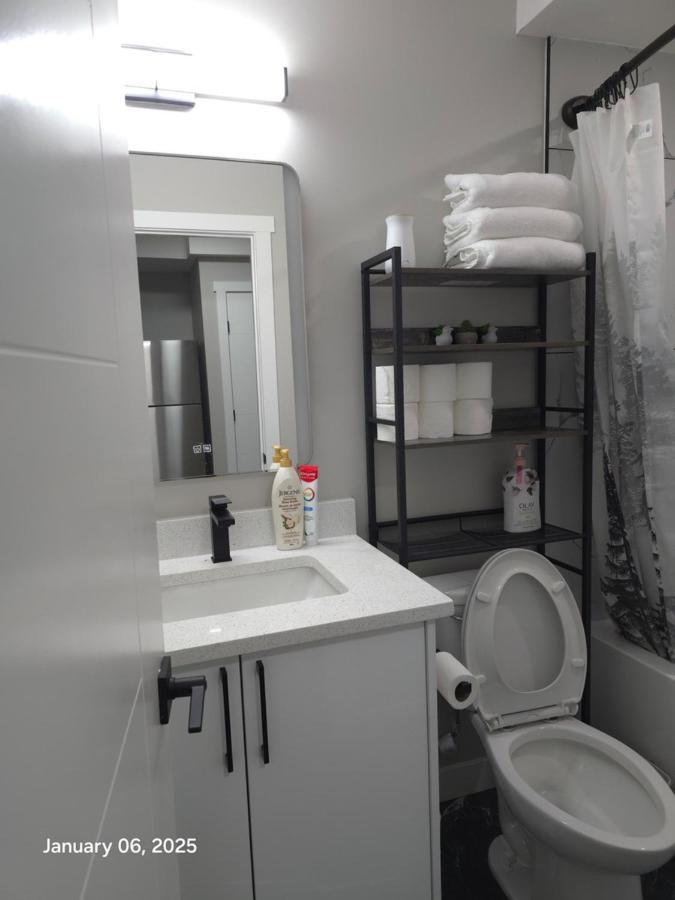 Apartment Lovely In Northwest Calgary